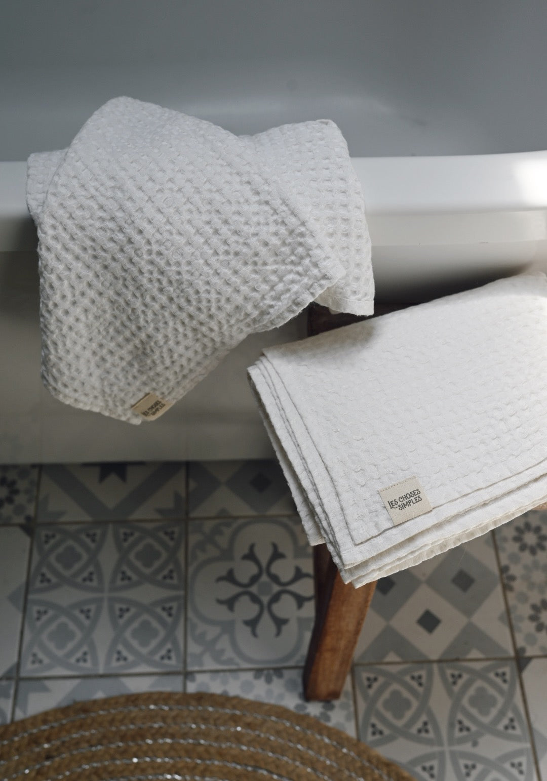 "Les Choses Simples" Bath Towel - White.