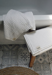 "Les Choses Simples" Bath Towel - White.