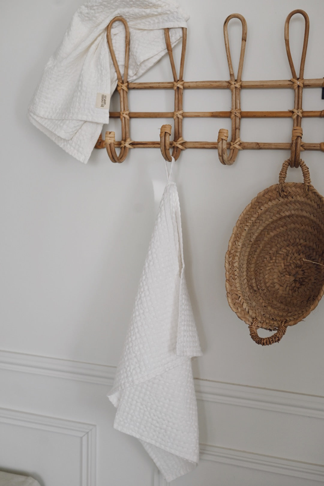 "Les Choses Simples" Bath Towel - White.