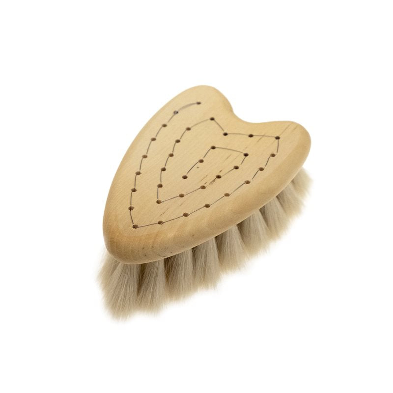 iris-hantverk-baby-hairbrush-heart-2.jpg